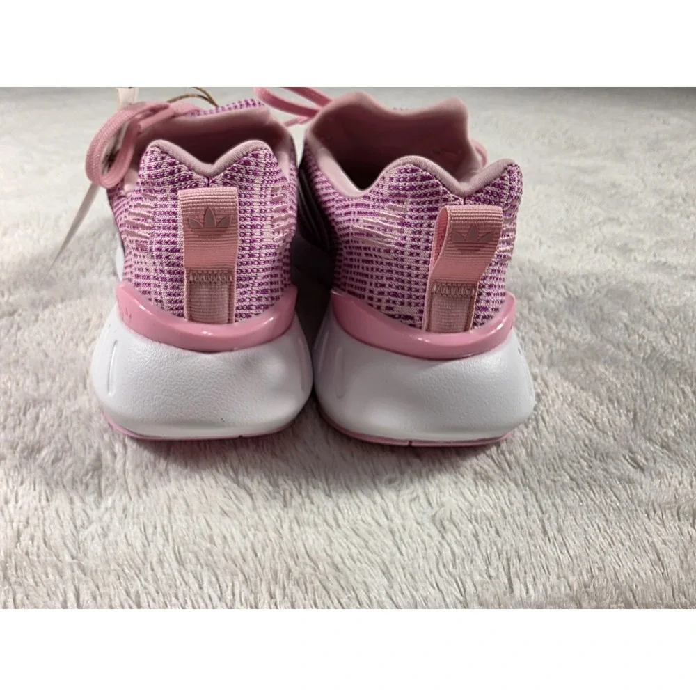 adidas unisex swift 22